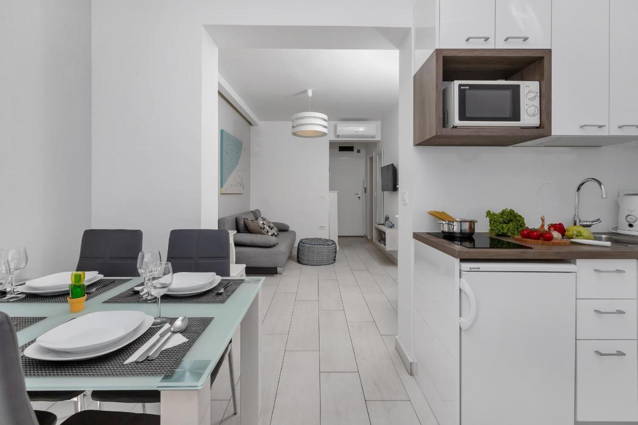 Apartments Villa Joy Podgora Exteriör bild